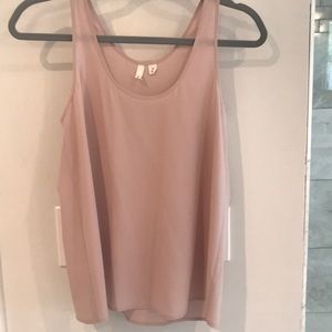 pink tank top